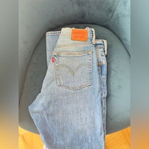 Vintage Levi’s 501 high waisted women jean size 27X28